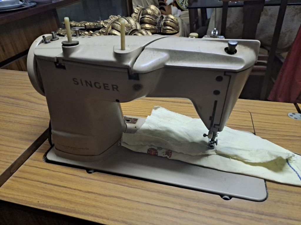 Máquina de costura SINGER (vintage)
