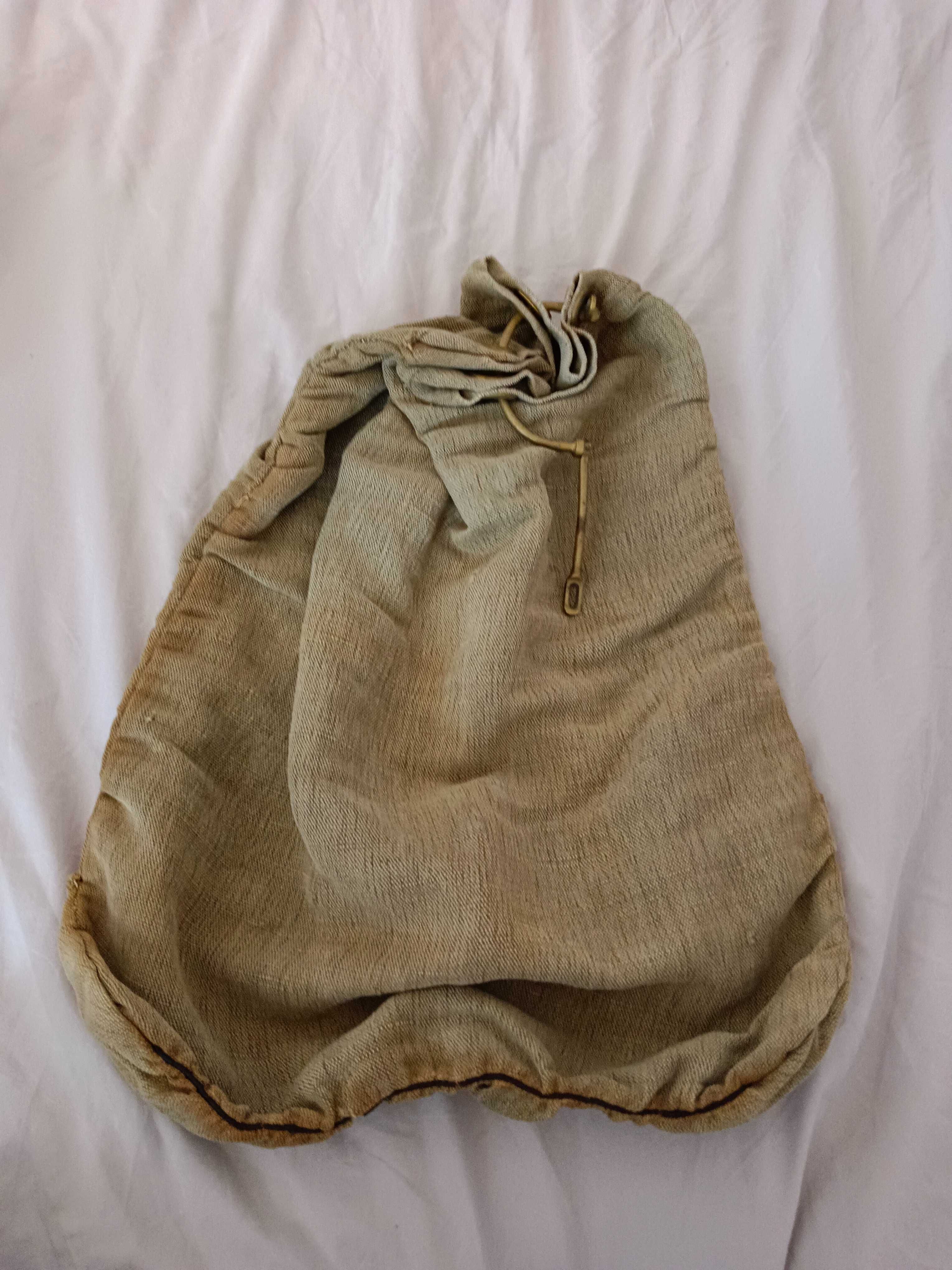 Sacos de pano grosso (dois)