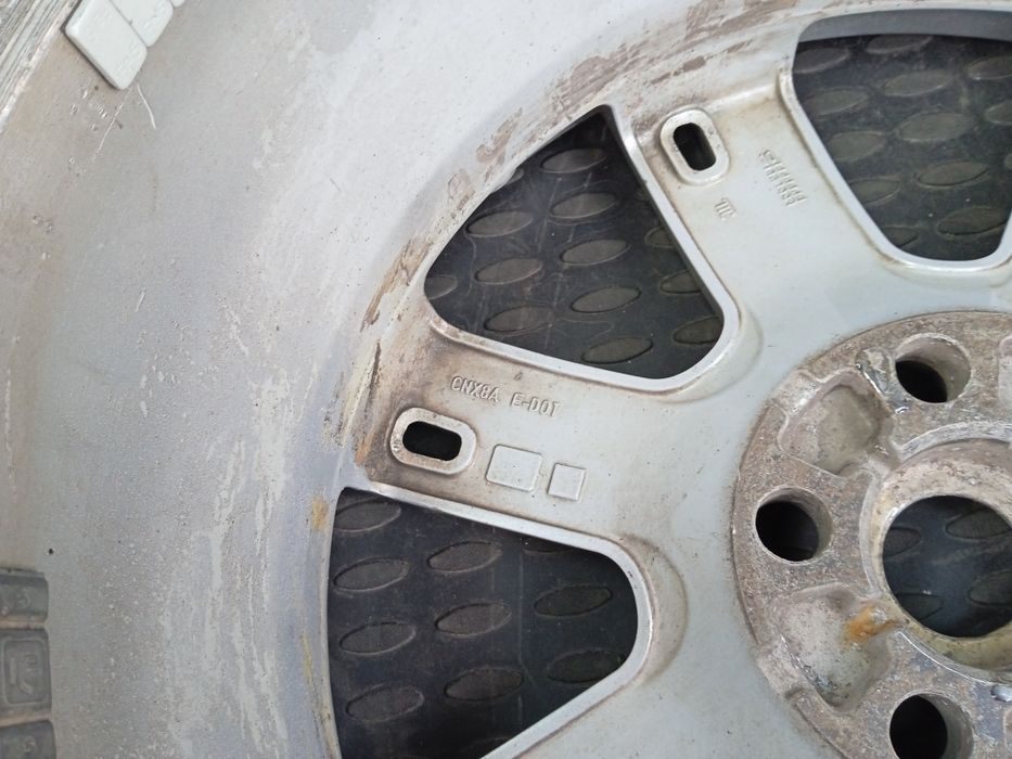 Диски на 19, оригінальні.