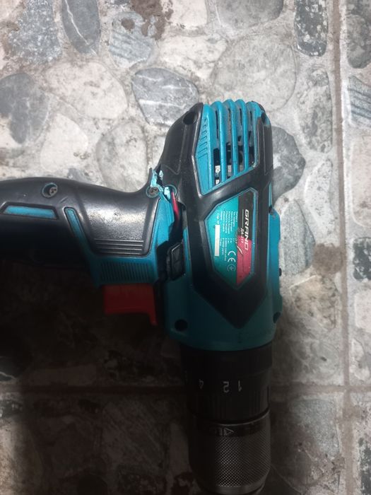 Продам шуруповерт.