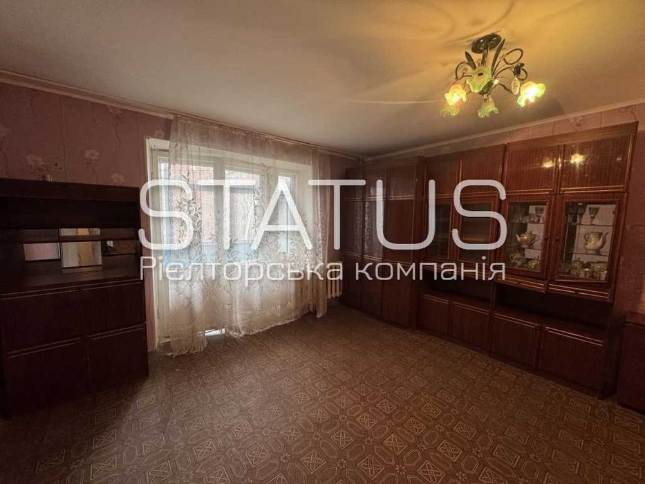 Продаж однокімнатної квартири. Поділ. Вул. Небесної сотні.