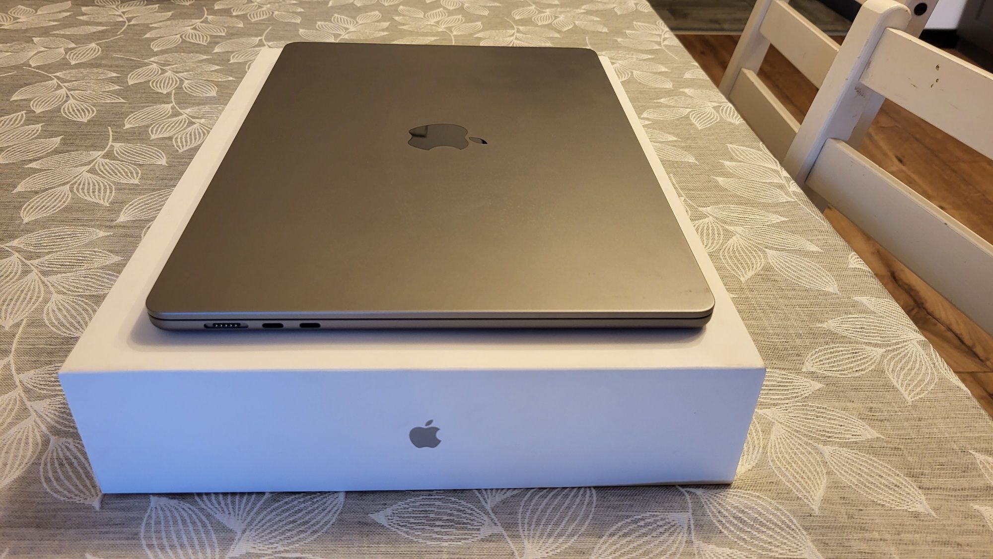 MacBook air 15" M2 8GB RAM 512 GB SSD