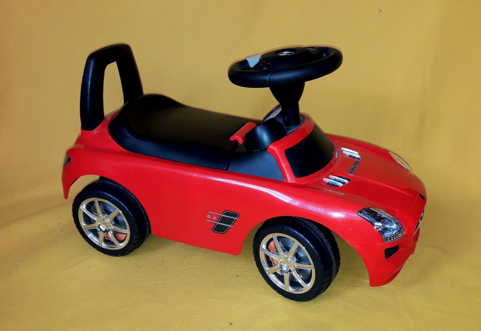 Samochód Mercedes czerwony jeździk dla dziecka