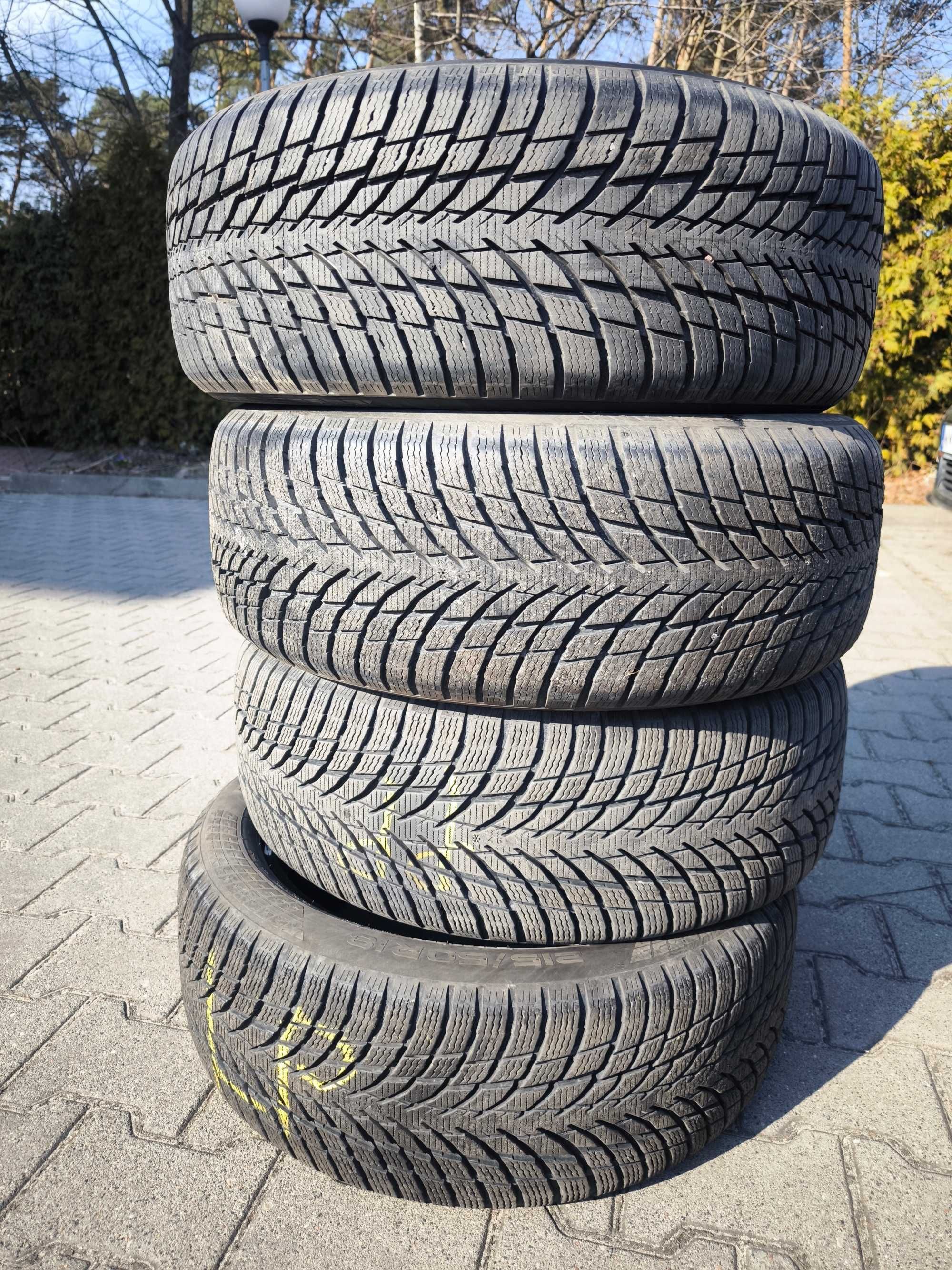 Opony zimowe  18" - Nokian 215/50R18
