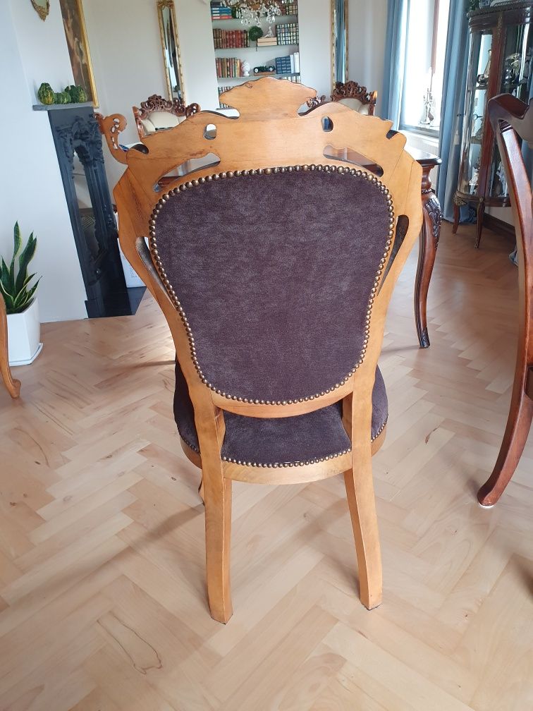 Stylowe krzesła holenderskie