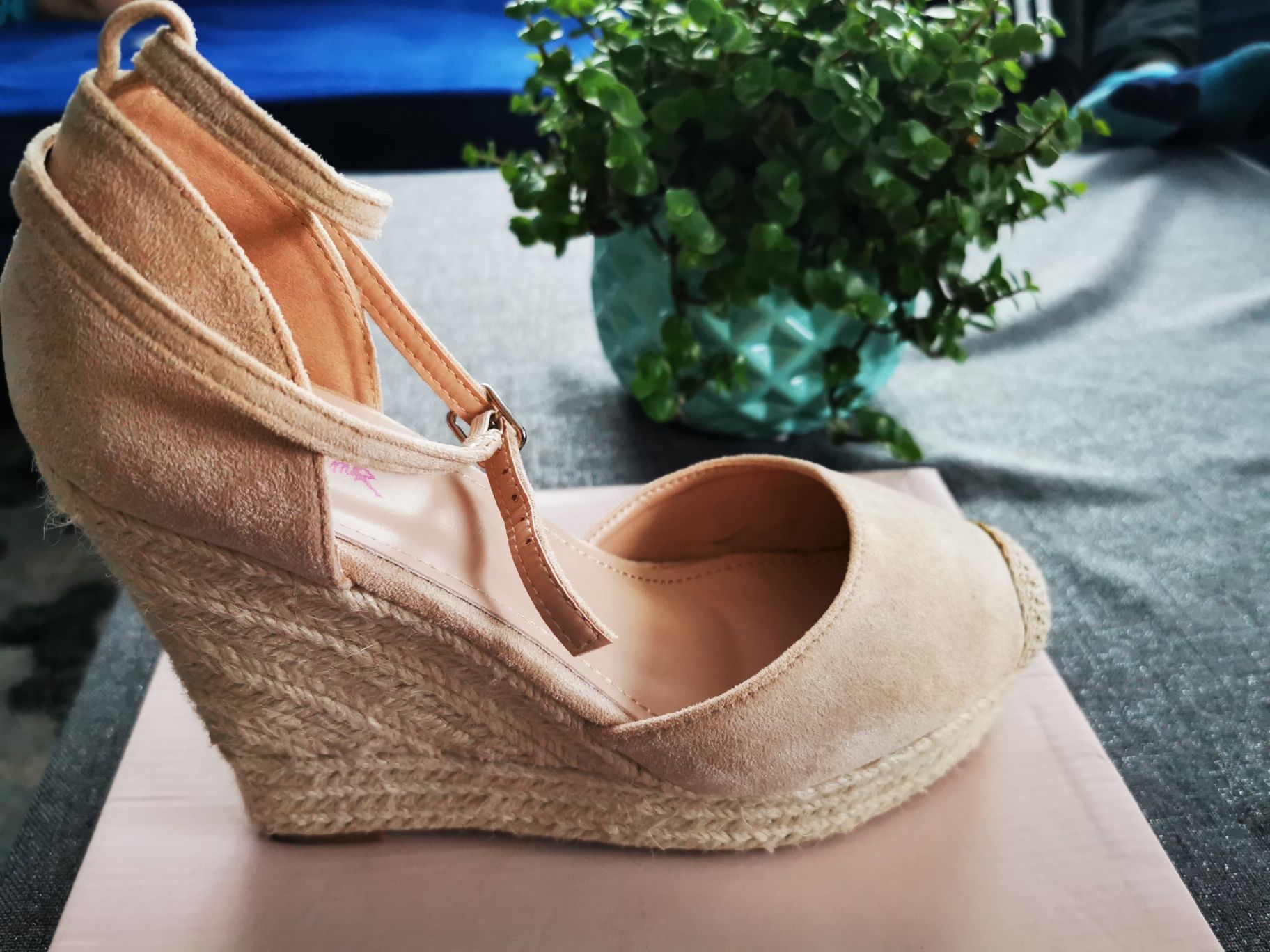 Espadryle na koturnie nowe