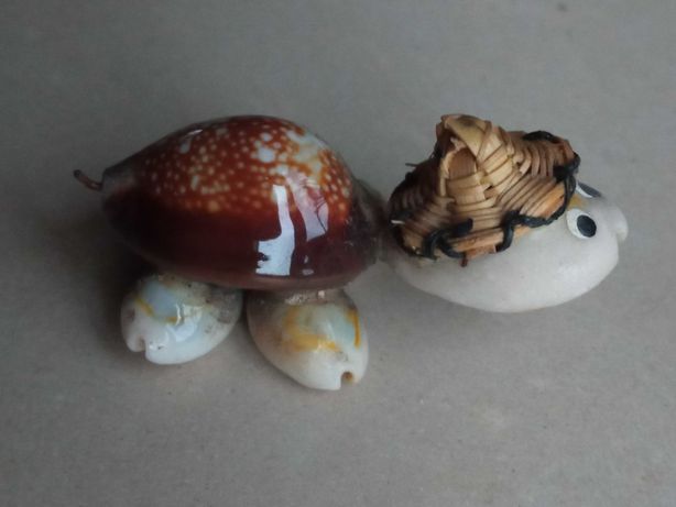 Figurka mały żółw żółwik z muszli 5 cm kolekcje
