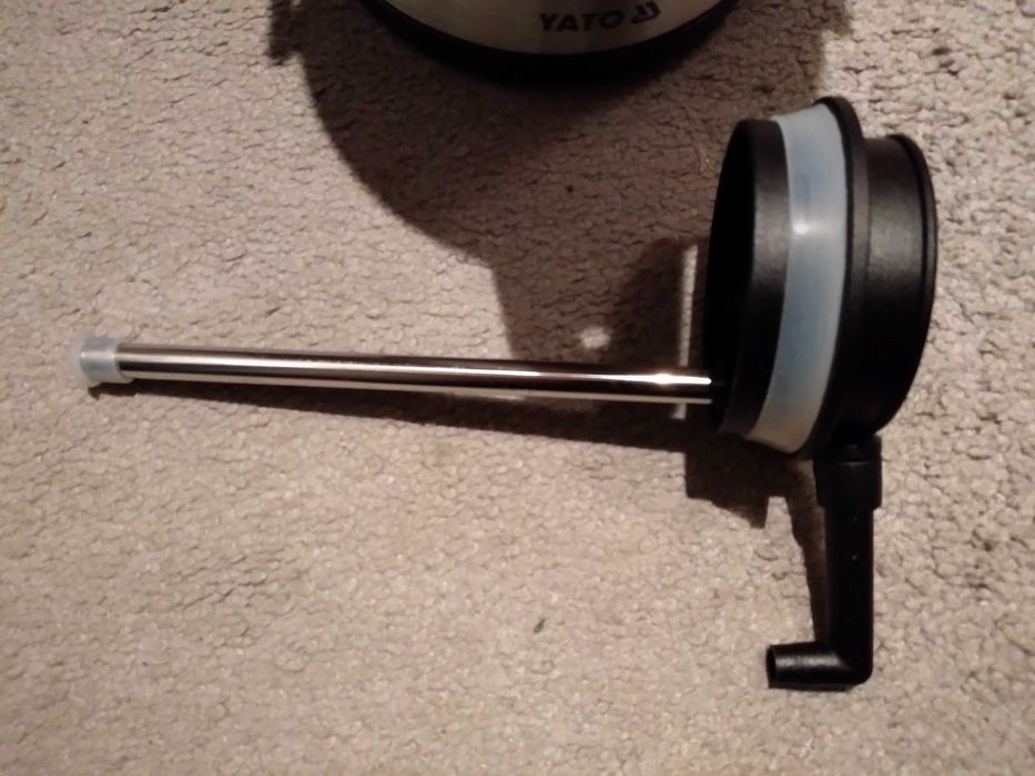 Nowy termos stołowy YATO z pompką 2.2 l YG-07016
