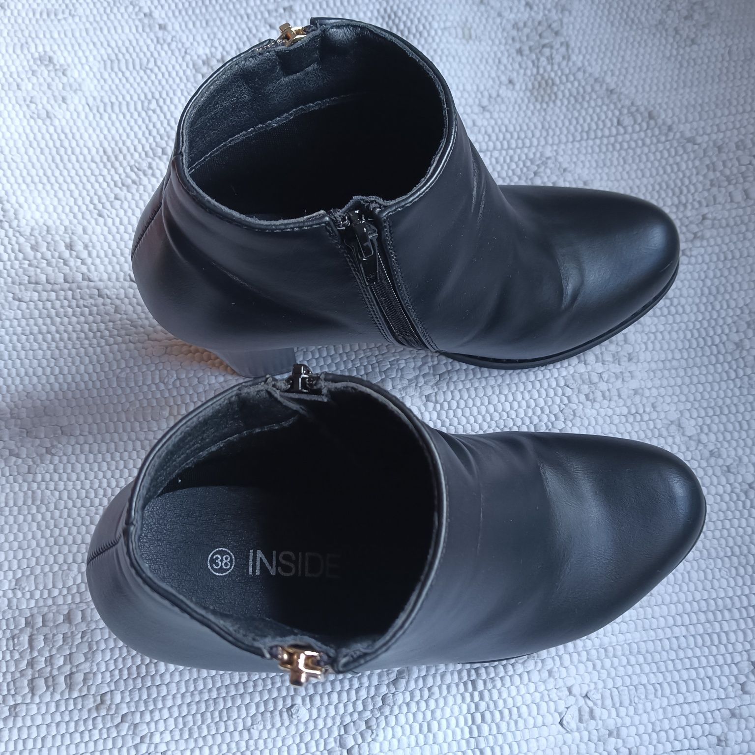 Vendo botas usadas uma vez