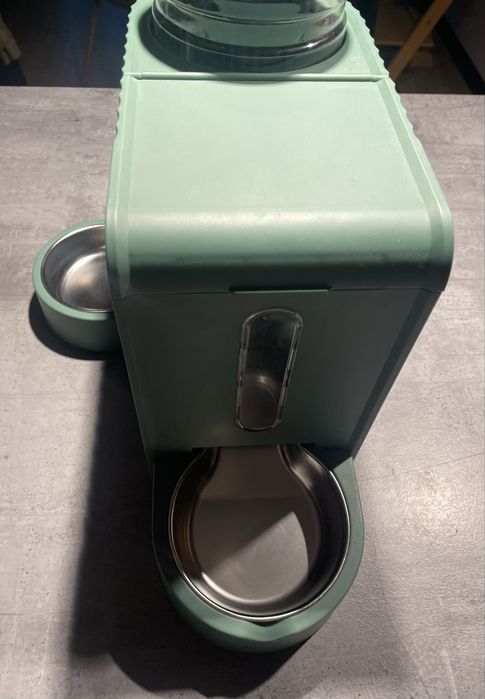 Automat do karmienia TIAKI plastik 1300 ml