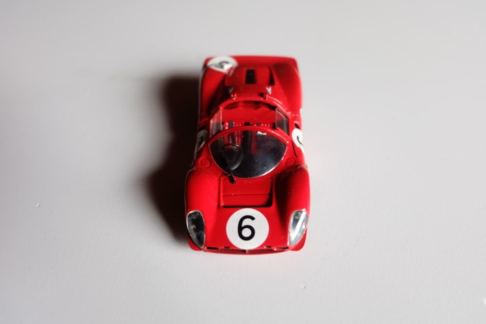 Miniatura Ferrari 330 P4