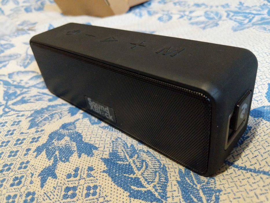 Колонка портативна 2E SoundXBlock Black. Чудовий стан.