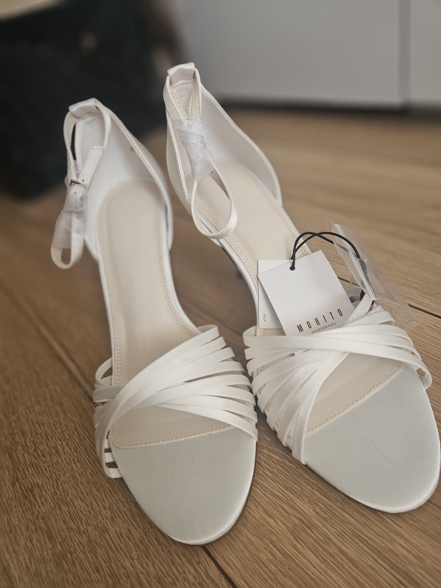 Piękne buty Mohito nowe 41
