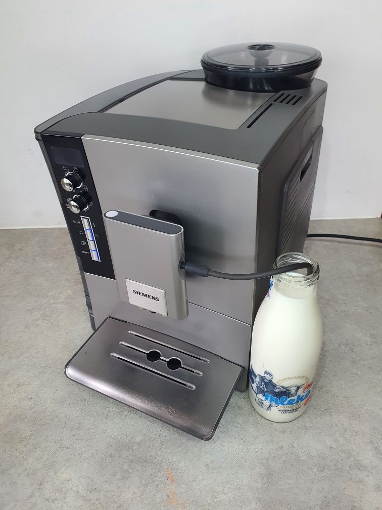 Automatyczny ekspres po konserwacji Siemens Eq.5 macchiato plus