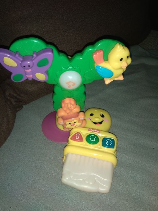 Pędzelek Fisher Price i muzyczne drzewko