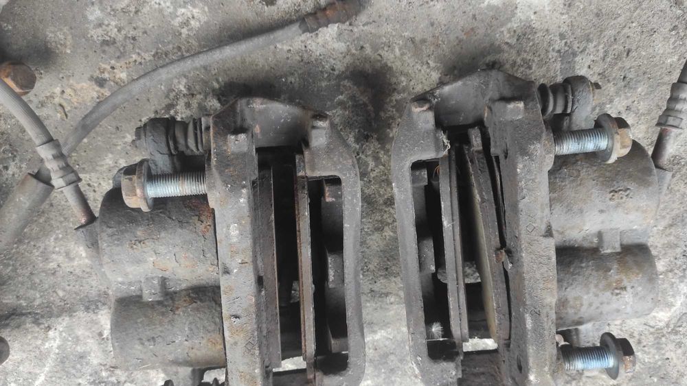 Супорт передній задній на Віто 639 Віано