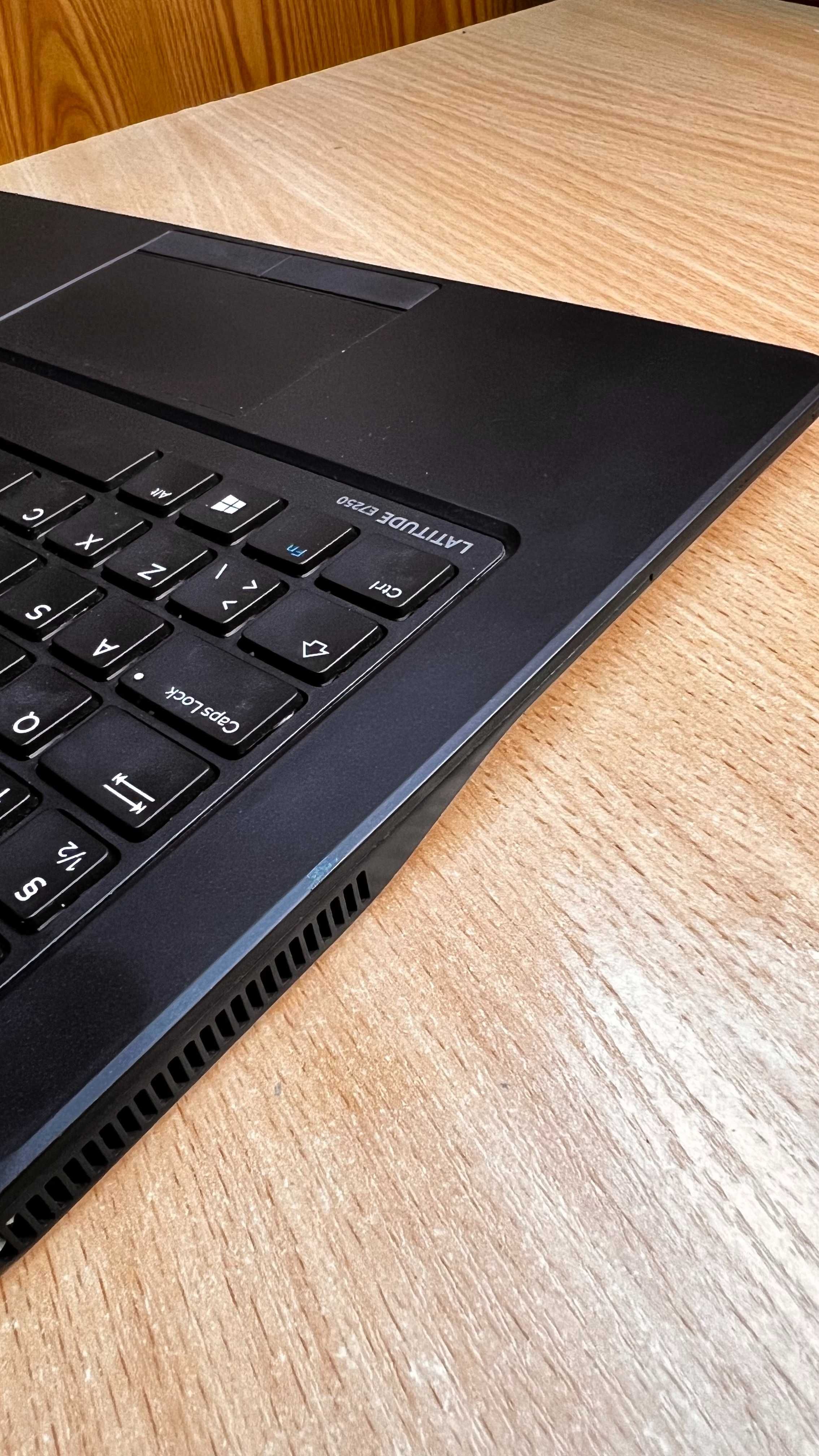 Dell Latitude E7250 i5-5300U 8 ГБ DDR3 SSD 128 ГБ 12.5" LCD
