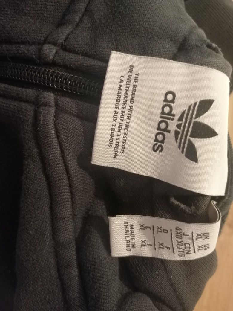Kurtka Nike i dwie bluzy z kapturem Nike i Adidas