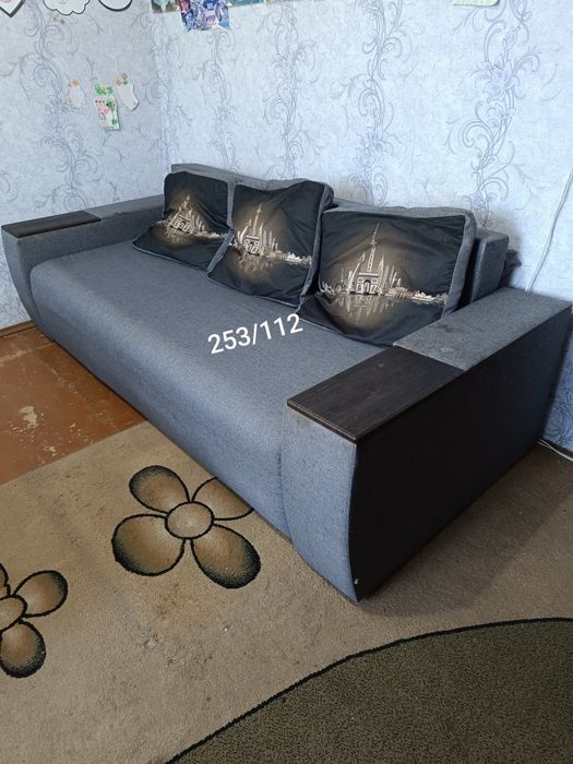 Діван  з боковим нішами для білизни