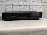 Yamaha CD-S300 Wysokiej jakość odtwarzacz płyt CD z wejściem USB