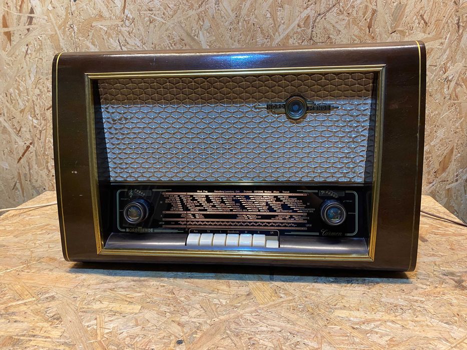 Radio lampowe Nordmende Carmen