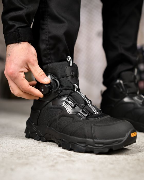 Чоловічі черевики чорні автошнурівка Єврозима легкі та теплі ботінки