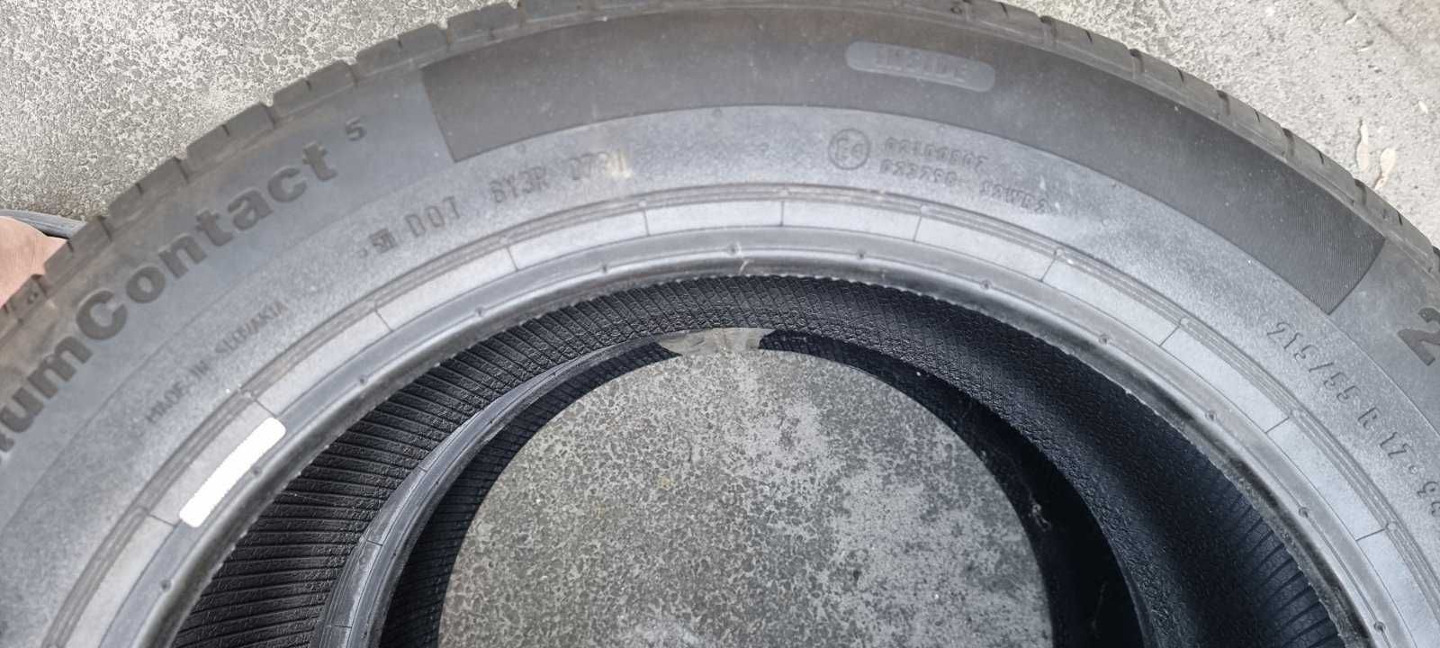 резина пара 215/55 R17 Continental