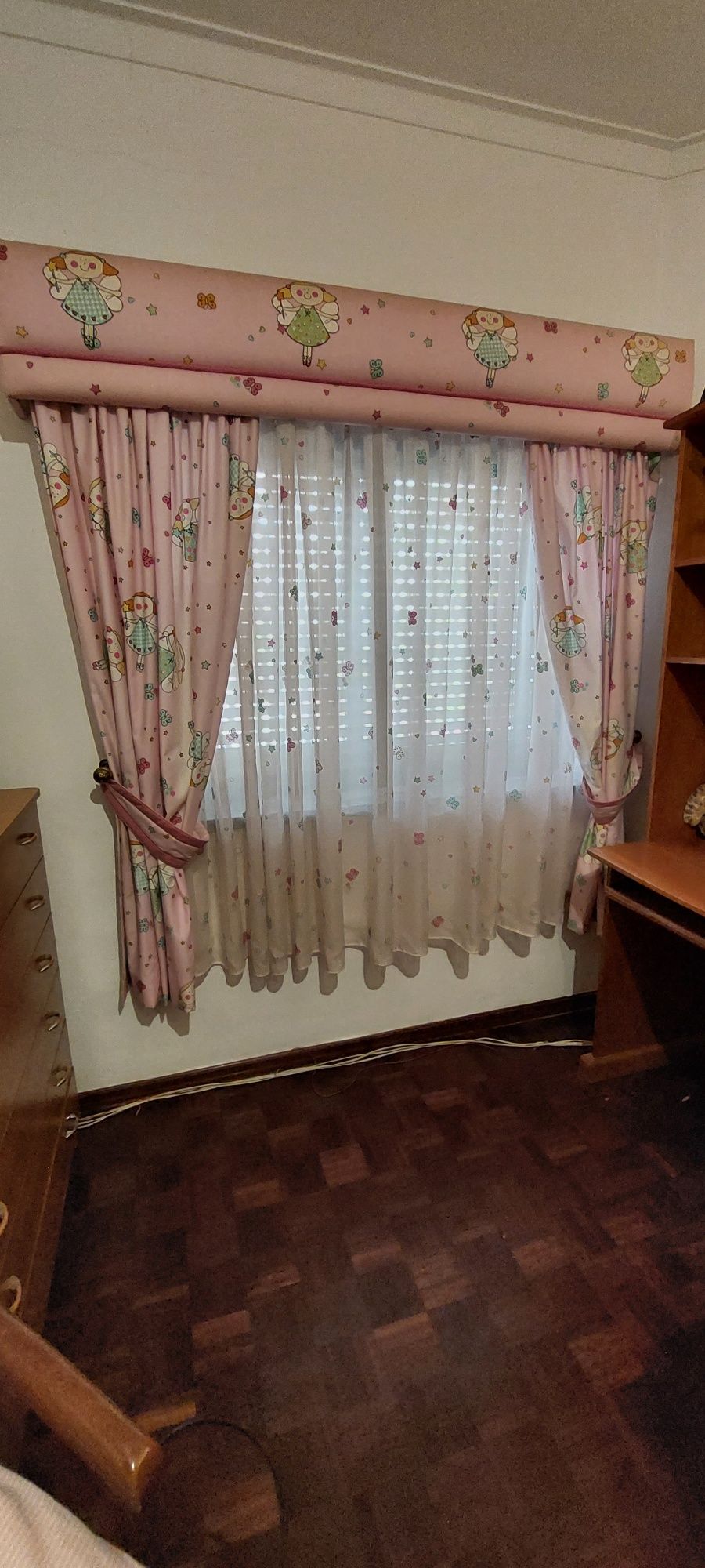 Cortinados e colcha de princesa 85€