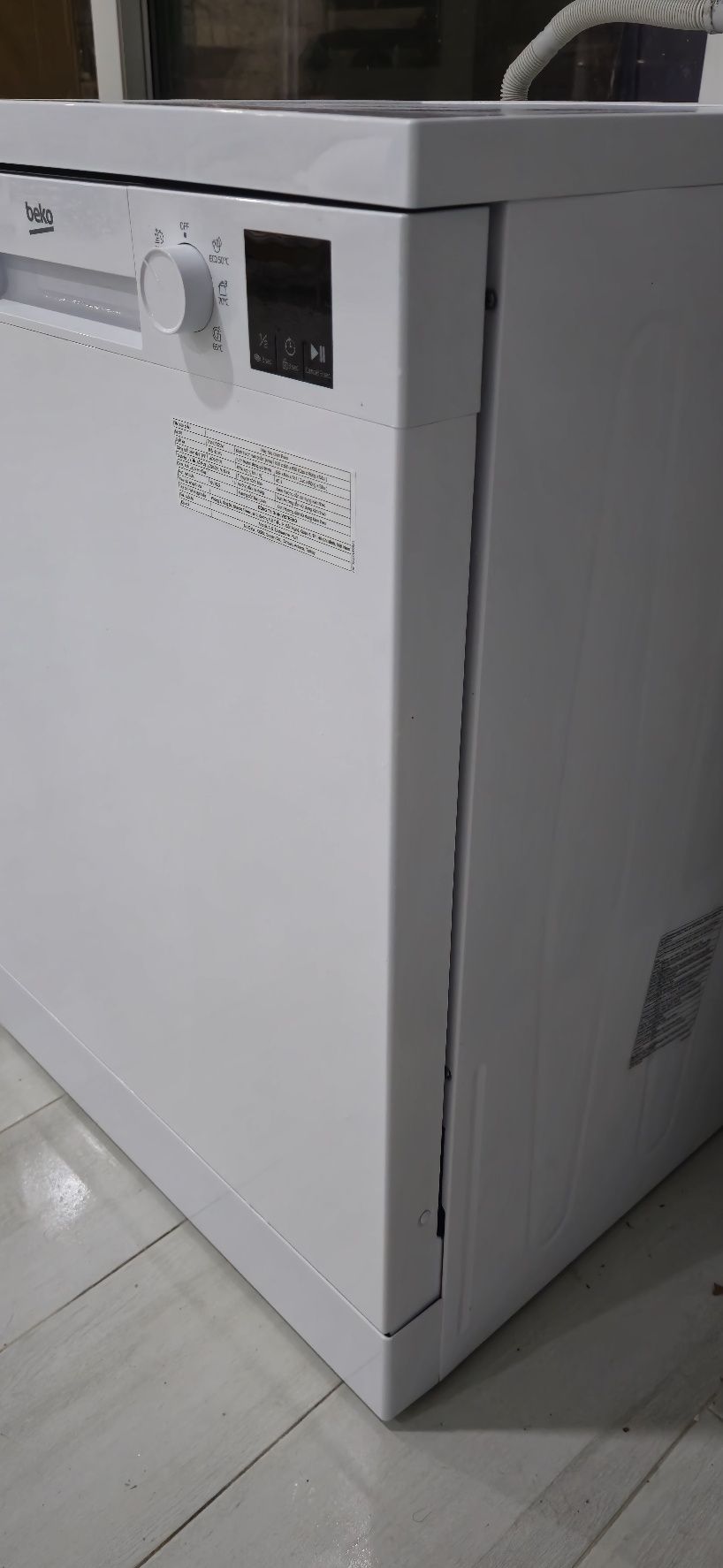 Máquina de Lavar Loiça BEKO DVN05320W (13 Conjuntos) - Com garantia