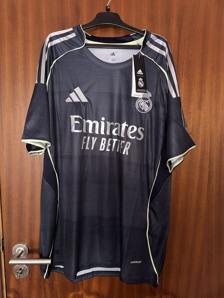 Camisola Real Madrid 2025/26