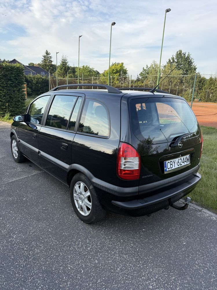 Zafira 1,8 benz z Niemiec 7 miejsc 0 rdzy 100% serwis hak
