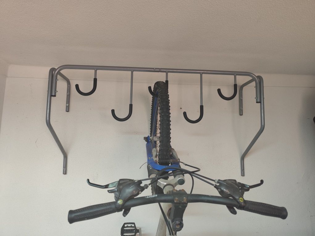 Vendo suporte de parede para bicicletas