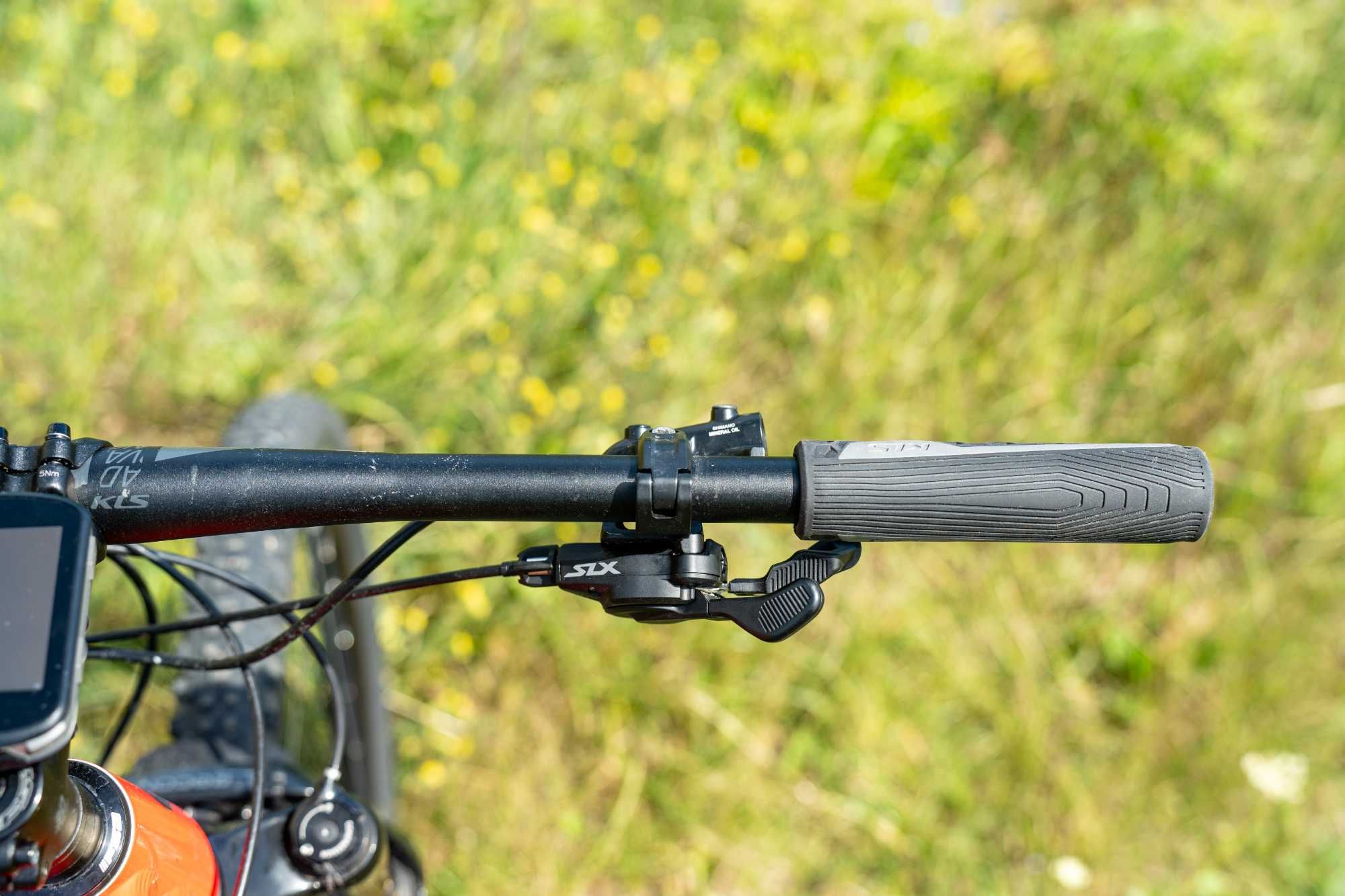 Rower MTB XC Kellys Gate 50 L z regulowaną sztycą i innymi dodatkami
