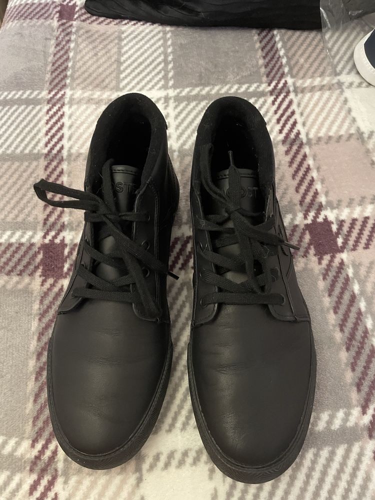 Кожаные черные ботинки кроссовки Lacoste