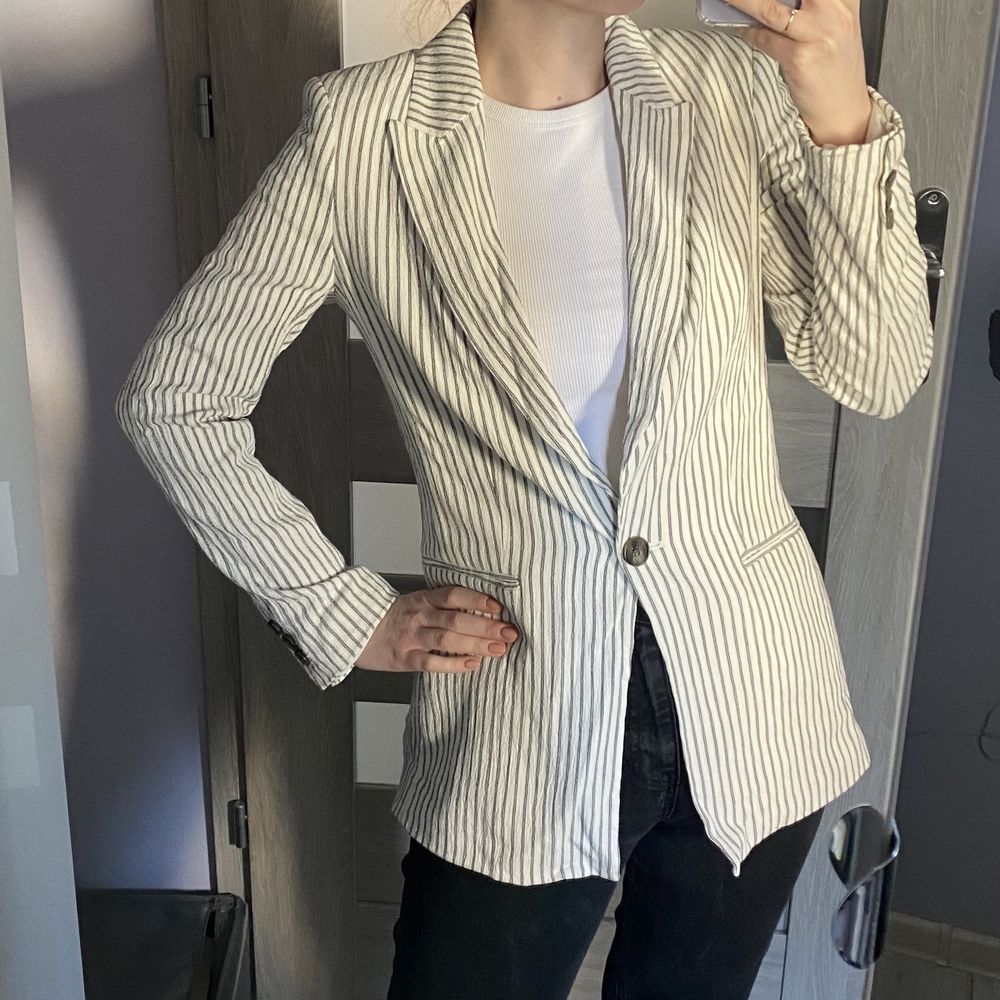 Marynarka XS/34 H&M biała w czarne paski jednorzędowa