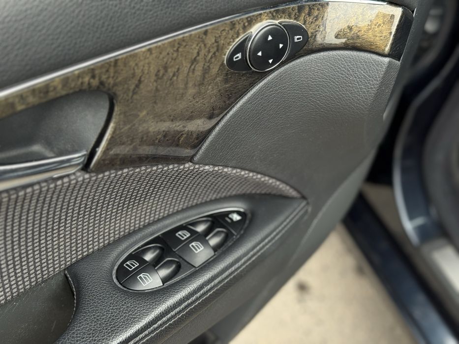 Mercedes-Benz E-Class 2004 рік W211 2.2 cdi Коробка Автомат