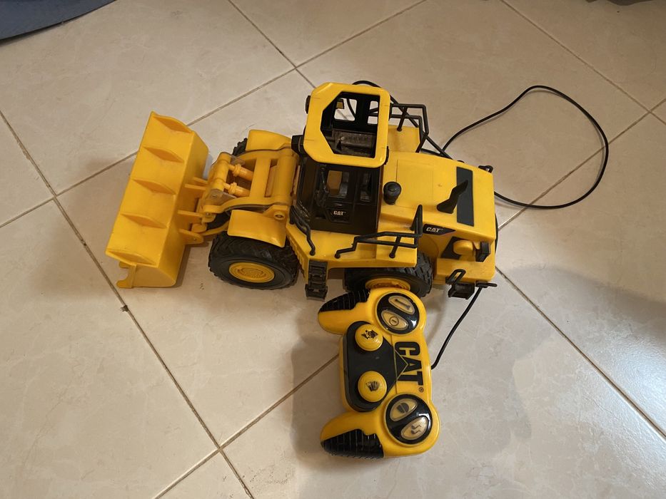Трактор погрущик CAT