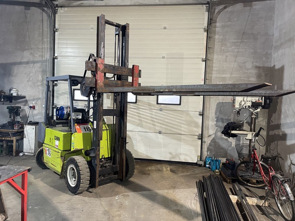 Wózek widłowy Clark  1.5t.  Wys 3.3 m