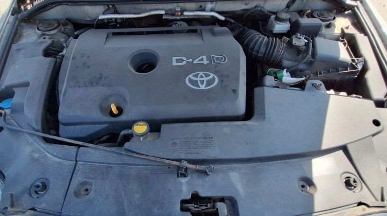 Silnik Toyota Avensis T25 2.0 D4D 1AD-FTV 126 KM