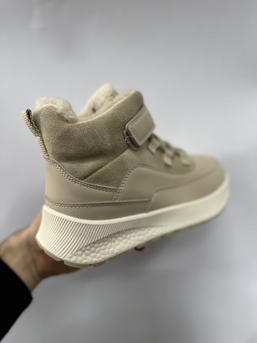 Дитячі черевики зимові на овчині 32-37, світлі ботинки зимні, стильні