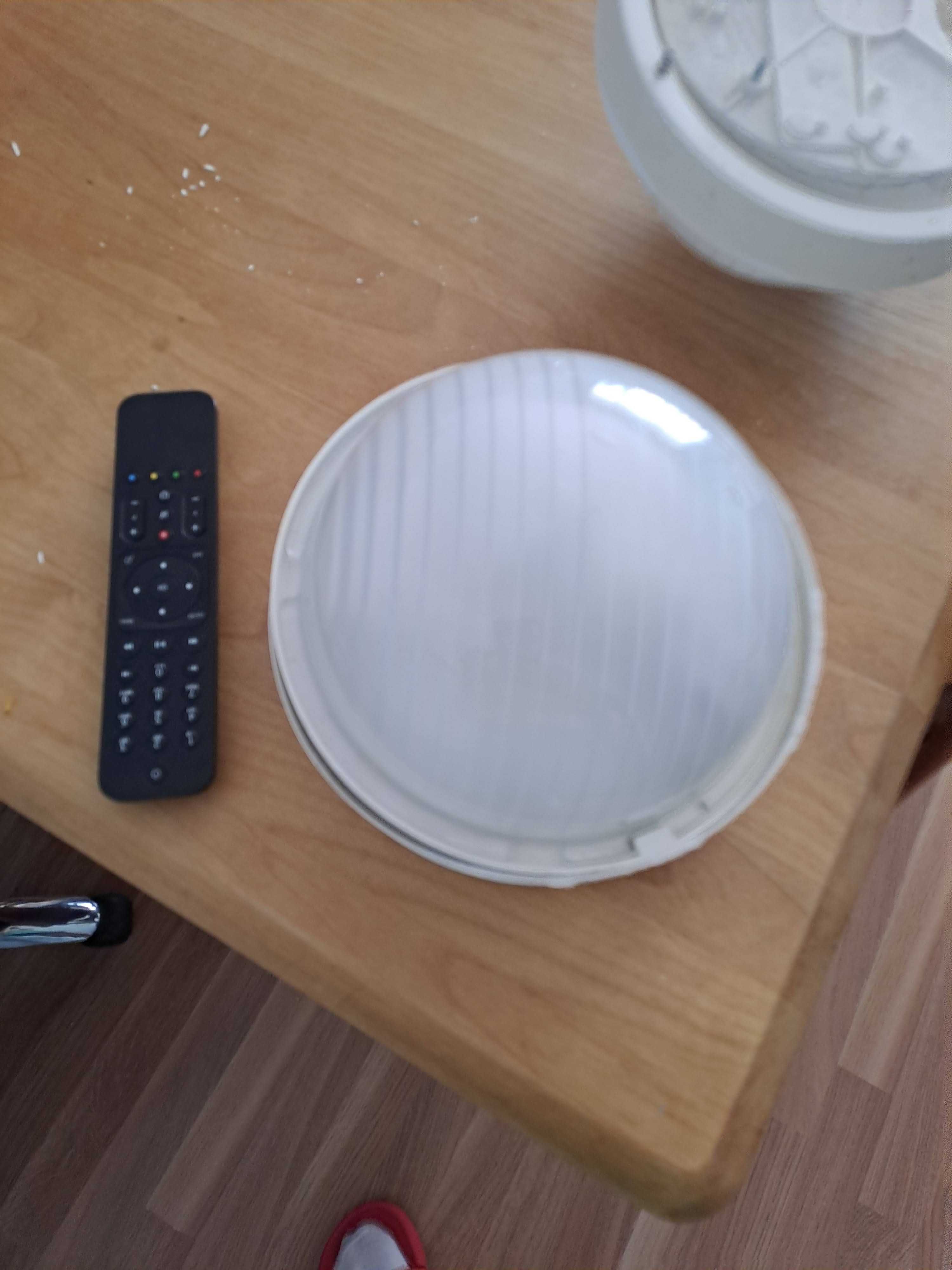 Candeeiro de Tecto Redondo em vidro opaco