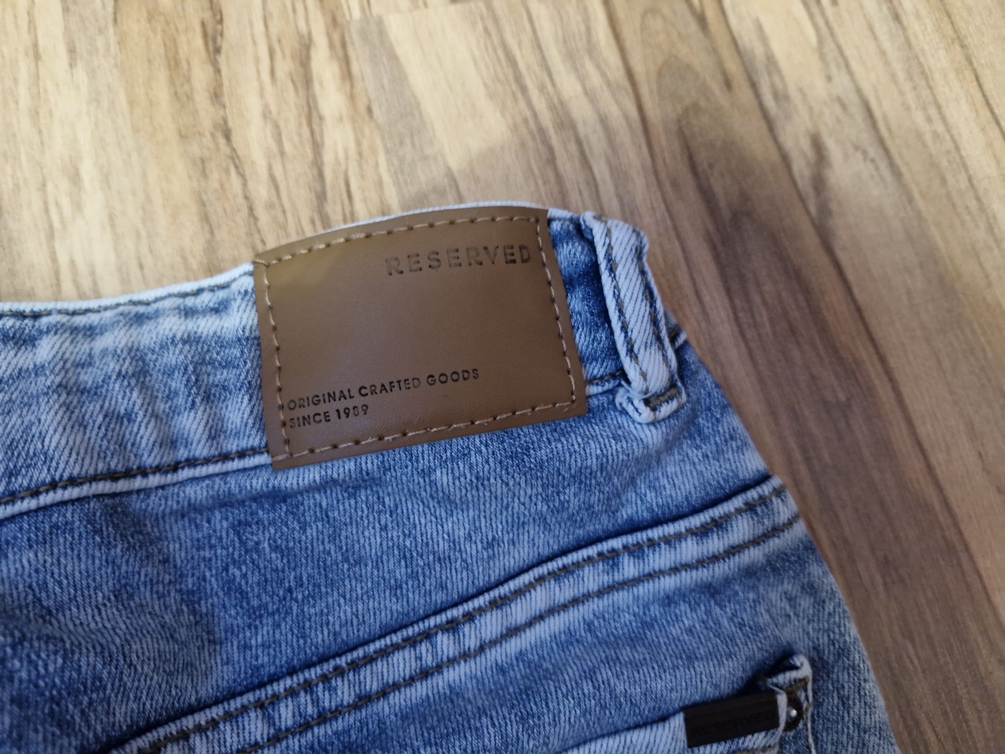 Spodnie chłopięce jeansy Reserved 146