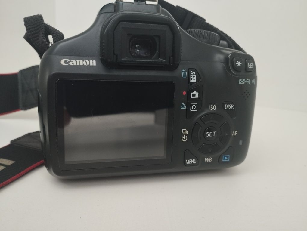 Фотоапарат Canon EOS 1100D + EFS 18-55mm
