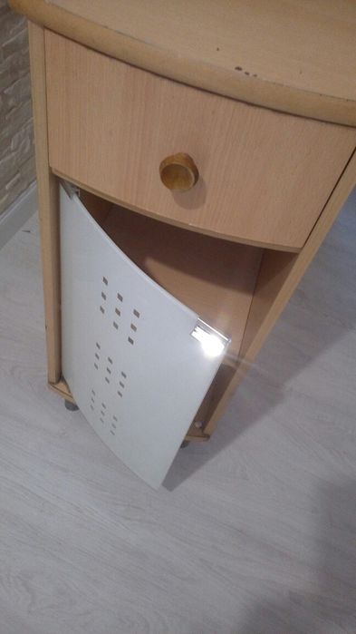 szafka łazienkowa szklane drzwiczki