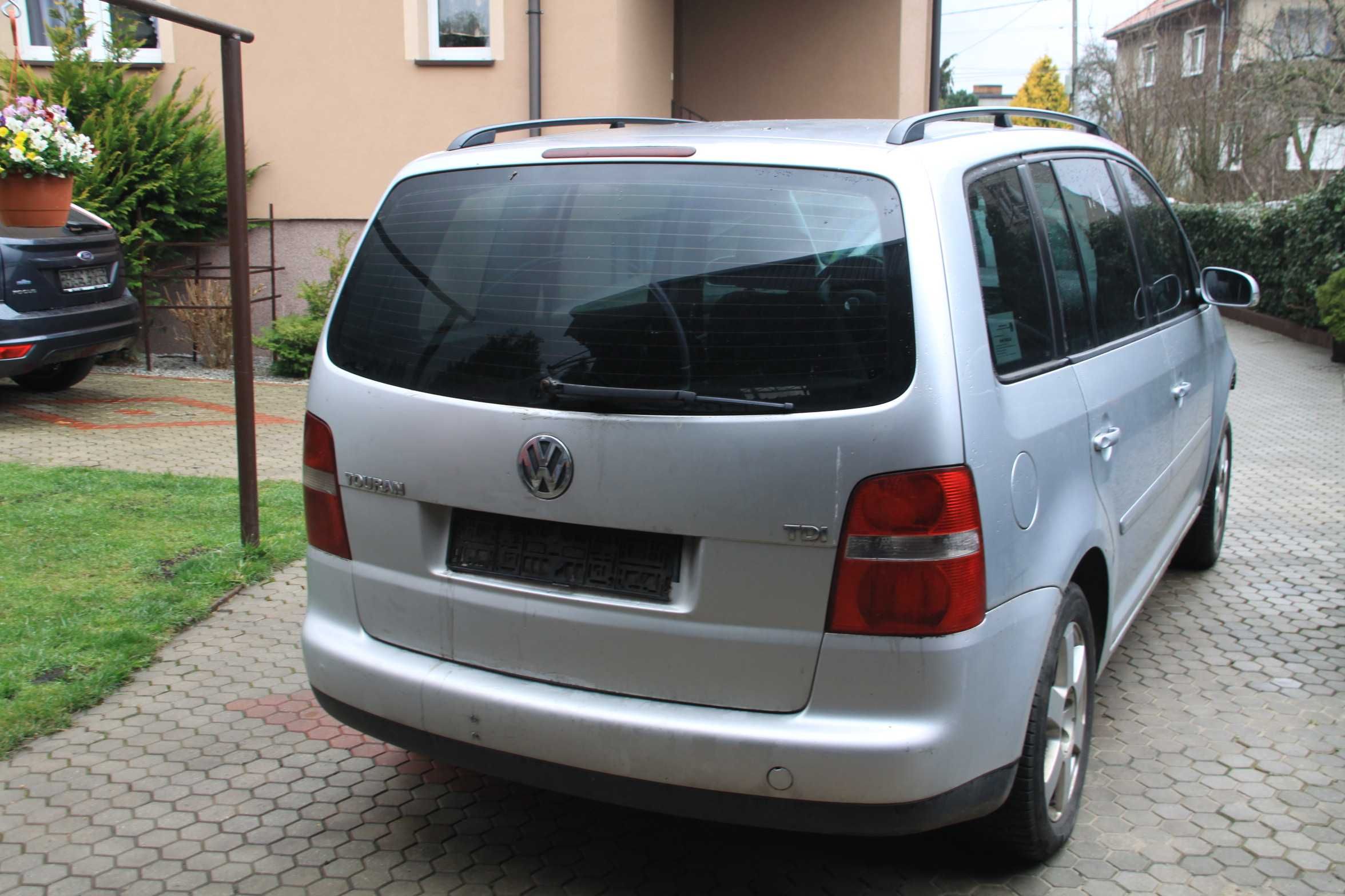 VW Touran  1,9 TDI  BKC Skrzynia JCY Kolor LA7W  Auto na Części