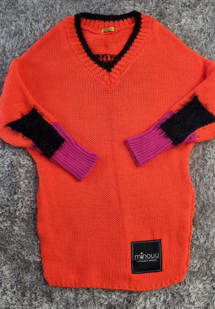 sweter Minouu r.uniwersalny