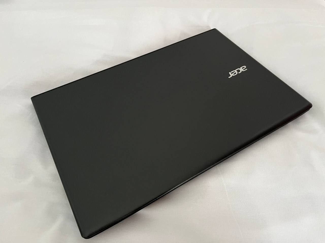 Acer Aspire E5-575  i3-7100U/8GB RAM/SSD 240GB + HDD 1TB/15.6" FullHD