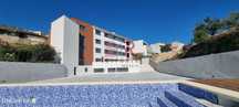 Apartamento T2, Ultº piso, com varanda e garagem dupla