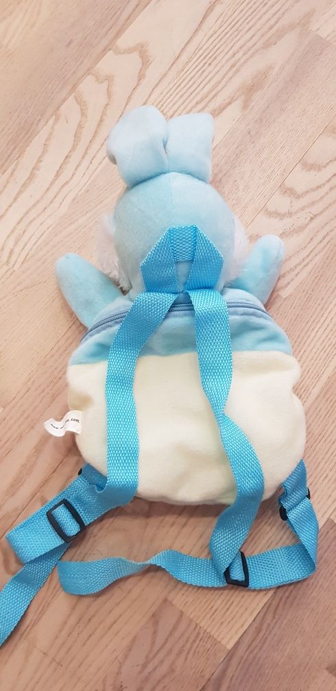 Дитячий рюкзак у формі зайчика та вуточки та м'які іграшки