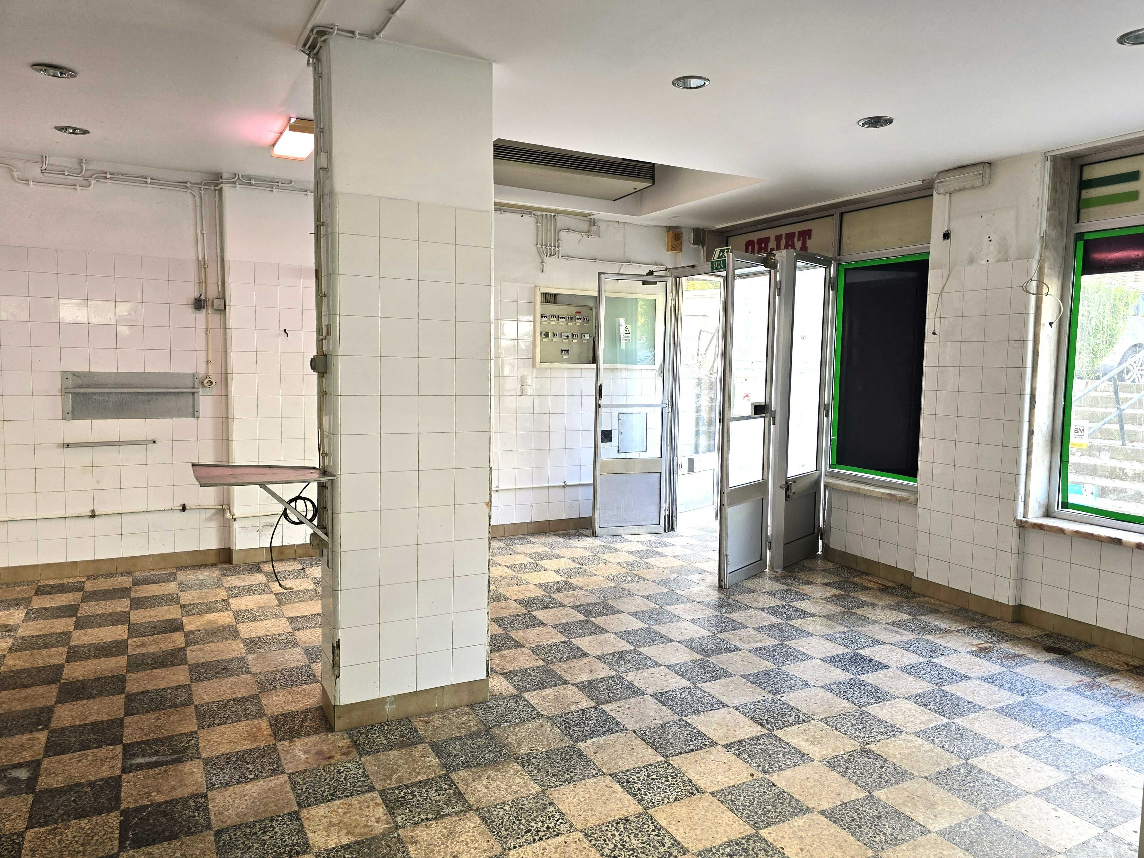 Espaço comercial em Rua Eça de Queiroz